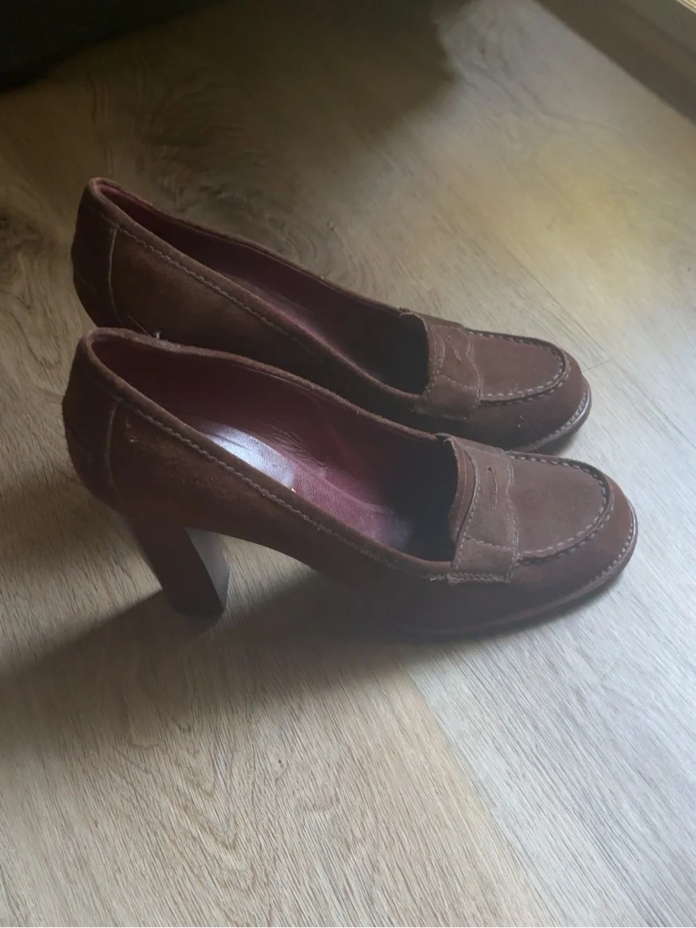 Prada vintage suede loafer pumps